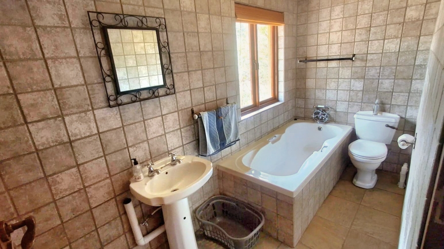 4 Bedroom Property for Sale in Boschenvaal River Front Lodges Free State